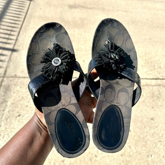 Coach Suki‎ flip flops size 8.5 black - Picture 6 of 11
